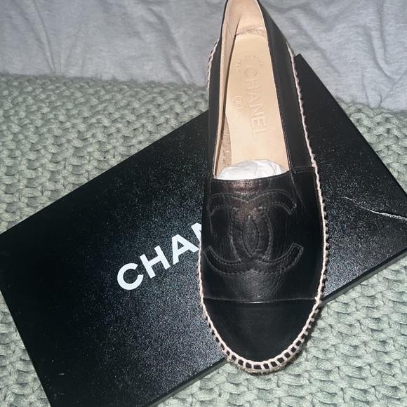 Chanel Espadrilles- Size 5- comes with box and dust bags - Picture 6 of 6